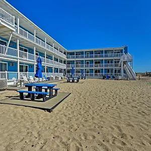 Bright Ocean Escape With Direct Access! United States